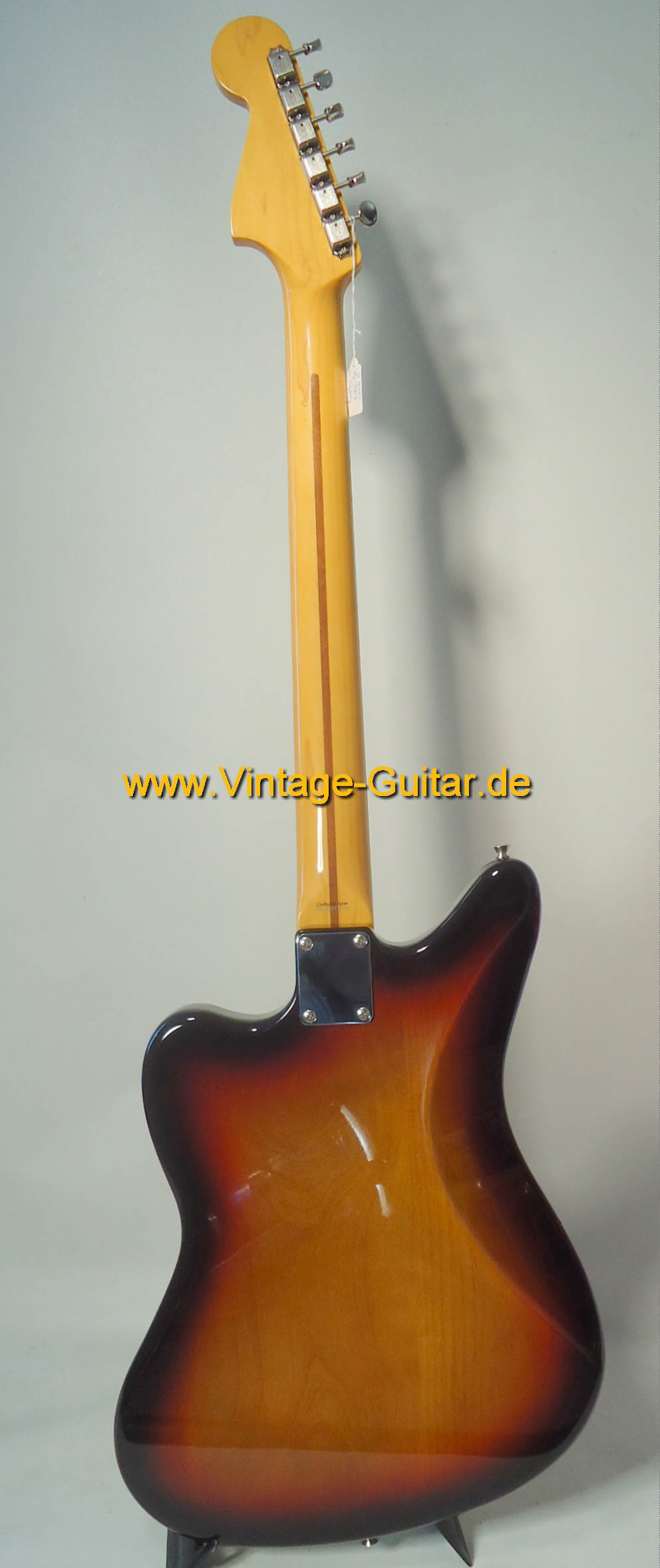 Fender Jaguar Baritone b.jpg